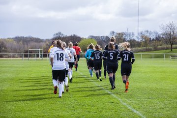 Bild 15 - Frauen SV Henstedt Ulzburg2 : TSV Schoenberg : Ergebnis: Abbruch